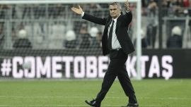 Beşiktaş'ta Şenol Güneş için imza töreni