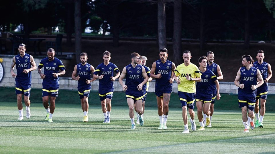 Fenerbahçe’de AEK Larnaca hazırlıkları devam ediyor