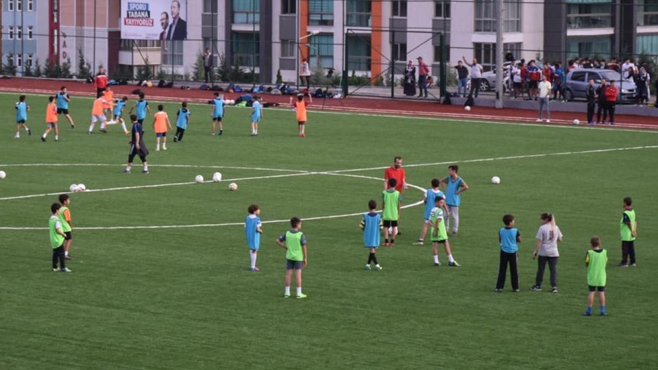 Karabük’te futbol yeteneği olan öğrenciler “Özkaynak” projesiyle keşfediliyor