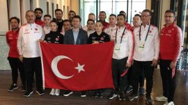 Milli cimnastikçiler Cumhuriyet Bayramı'nı İngiltere'de kutladı