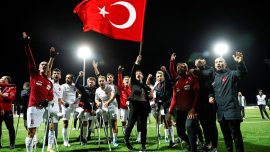 Osman Çakmak taraftarları Vodafone Park'ta davet etti