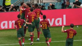 Fernandes, Portekiz'i son 16 turuna taşıdı