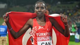 Milli atlet Yasemin Can İspanya'da birinci oldu