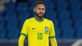 Neymar Katar'da son kez forma giyebilir