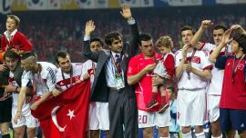 Türkiye 2002 Dünya Kupası'nda üçüncü oldu