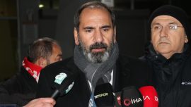 Mecnun Otyakmaz'dan hakem tepkisi: Açıklama bekliyoruz