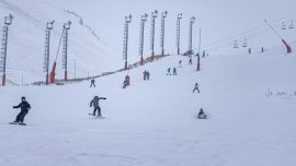 Kayak merkezleri suni karlamayla ayakta duruyor