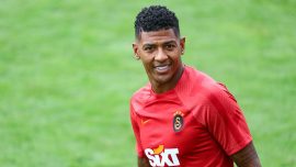 PSV'den Aanholt hamlesi