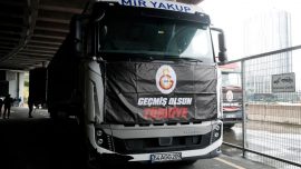 Galatasaray'da yardım malzemesi toplama çalışmaları devam ediyor