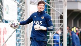 Altay Bayındır 4 yıl daha Fenerbahçe'de