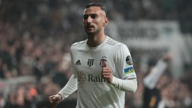 Beşiktaş'ta yeni transferler sahne aldı