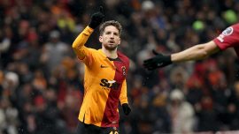 Galatasaray'da Dries Mertens formasına kavuşuyor