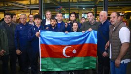 Erivan'daki bayrak yakma provokasyonunun ardından Azerbaycanlı sporcular Bakü'ye döndü