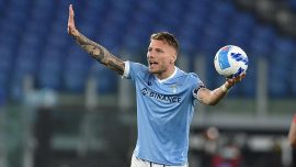 Lazio'nun golcüsü Immobile'nin kullandığı araç tramvay ile çarpıştı