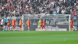 Lider Galatasaray Dolmabahçe'den mağlup ayrıldı