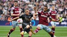 Premier Lig lideri Arsenal West Ham'a takıldı