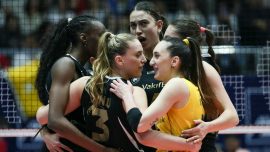 VakıfBank Kadınlar Kupa Voley'de şampiyon oldu