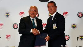 Fenerbahçe'den depremzedelere 1050 konteyner yardımı