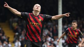 Manchester City üst üste 3'üncü şampiyonluğuna koşuyor