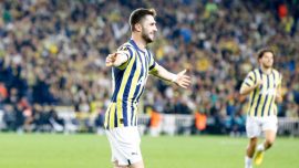 Milli futbolcu İsmail Yüksek'in tedavisine başlandı