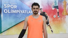 Anadolu Efes Erkan Yılmaz'ı renklerine bağladı