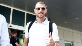 Fenerbahçe, Bosna Hersekli golcü Edin Dzeko'yla 2 yıllık sözleşme imzaladı