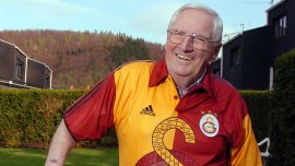 Galatasaray Jupp Derwall'i andı