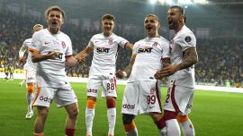 Galatasaray Türk futbolcuları kadroda tutmayı planlıyor
