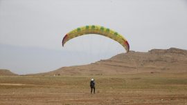 Mardin'de Türkiye Yamaç Paraşütü Hedef Şampiyonası başladı