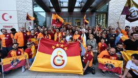 New York'ta Galatasaray taraftarları şampiyonluğu kutladı