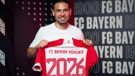Raphael Guerreiro Bayern Münih'e imza attı