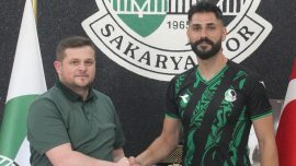 Sakaryaspor kaleci İbrahim Demir'i renklerine bağladı