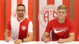 Antalyaspor Erdoğan Yeşilyurt'u ve Jakub Kaluzinski'yi transfer etti