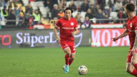 Antalyaspor'da Japon orta saha Nakajima ile yollar ayrıldı