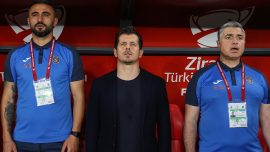 Başakşehir'de 7 antrenör ile yollar ayrıldı