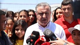 Gençlik ve Spor Bakanı Bak Adıyaman'da konteyner kent ziyaretinde konuştu
