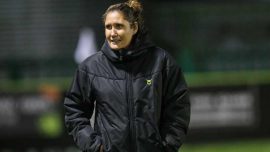 Hannah Dingley İngiltere'de profesyonel liglerdeki ilk kadın teknik direktör oldu