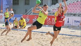İzmir'deki Avrupa 17 Yaş Altı Plaj Hentbolunda çeyrek finalistler belirlendi