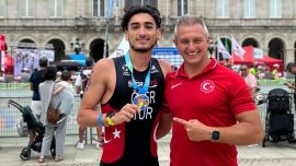 Milli triatlon sporcusu Uğurcan Özer İspanya'da üçüncü oldu