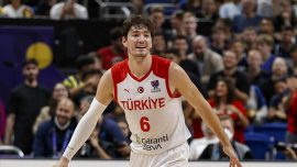 NBA'de Cedi Osman üç takımlı takasta San Antonio Spurs'e transfer oldu