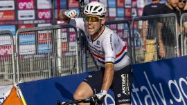 Rekortmen bisikletçi Mark Cavendish birkaç hafta yarışamayacak