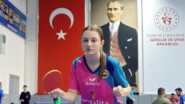Sırtındaki 19 platini olan Binnur Yalçınkaya sporla hayata tutunuyor
