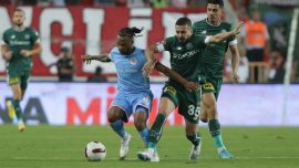 Antalyaspor 1 puanı 87'de kurtardı