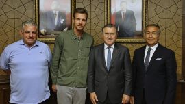 Bakan Osman Aşkın Bak dünyaca ünlü eski tenisçi Berdych'i kabul etti
