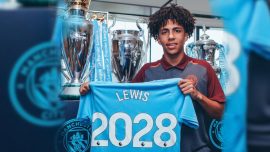 Manchester City Rico Lewis'in sözleşmesini 2028 yılına kadar uzattı