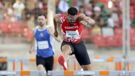 Milli sporcu Yasmani Copello Macaristan'da yarı finale yükseldi