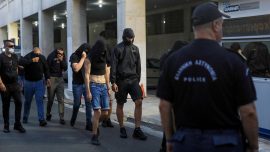 UEFA Dinamo Zagreb'in taraftarlarına bir yıl deplasman yasağı getirdi