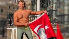 30 Ağustos Zafer Bayramı'nda Türk yüzücüden rekor