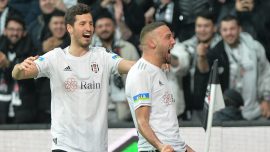 Beşiktaş'ta gözler Cenk Tosun ve Salih Uçan'da