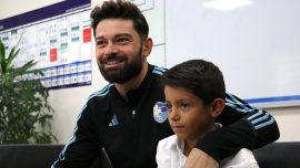 Erzurumspor FK'li minik taraftarın Eren Tozlu sevgisi karşılıksız kalmadı